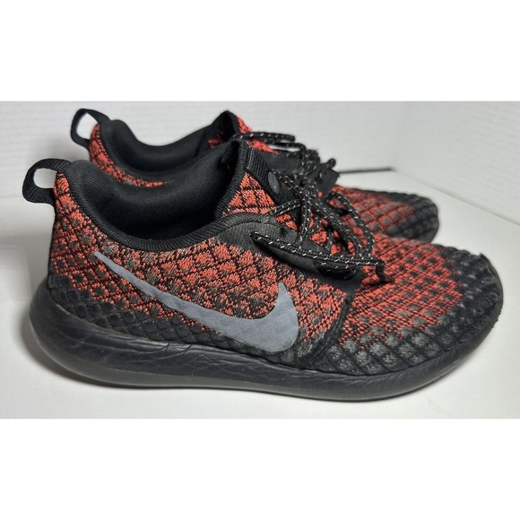 Nike Shoes Men’s Roshe 2 Flyknit Size 8 Vibrant Bright Crimson Comfy Sneakers ￼ - Picture 1 of 9